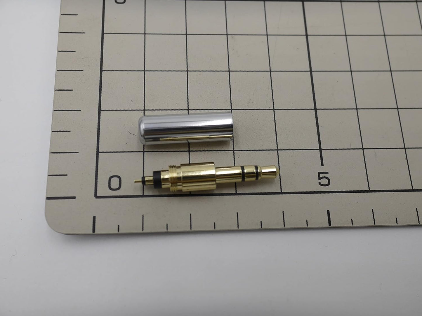 3.5ｍｍ3極プラグ(極細タイプ) シルバー