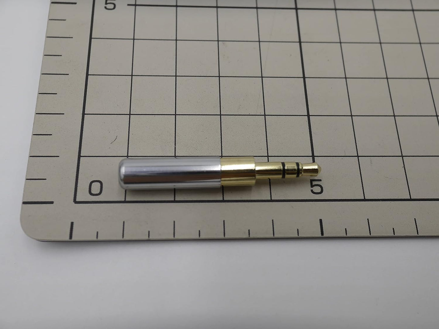 3.5ｍｍ3極プラグ(極細タイプ) シルバー